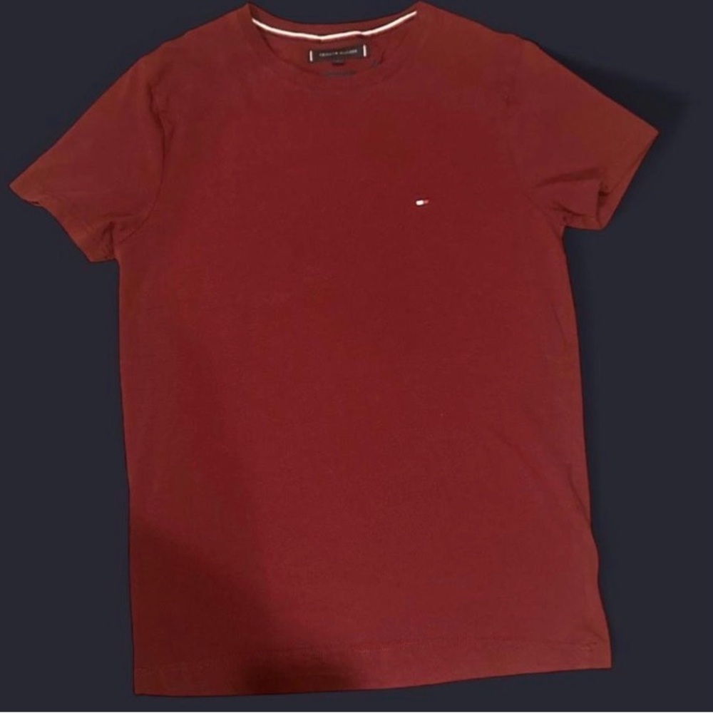 S | Tommy Hilfiger red t-shirt